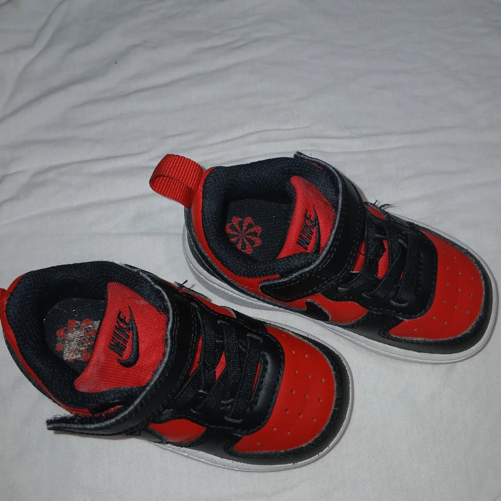 Nike Kids Black and Red Velcro Strap Sneakers - Picture 4 of 4
